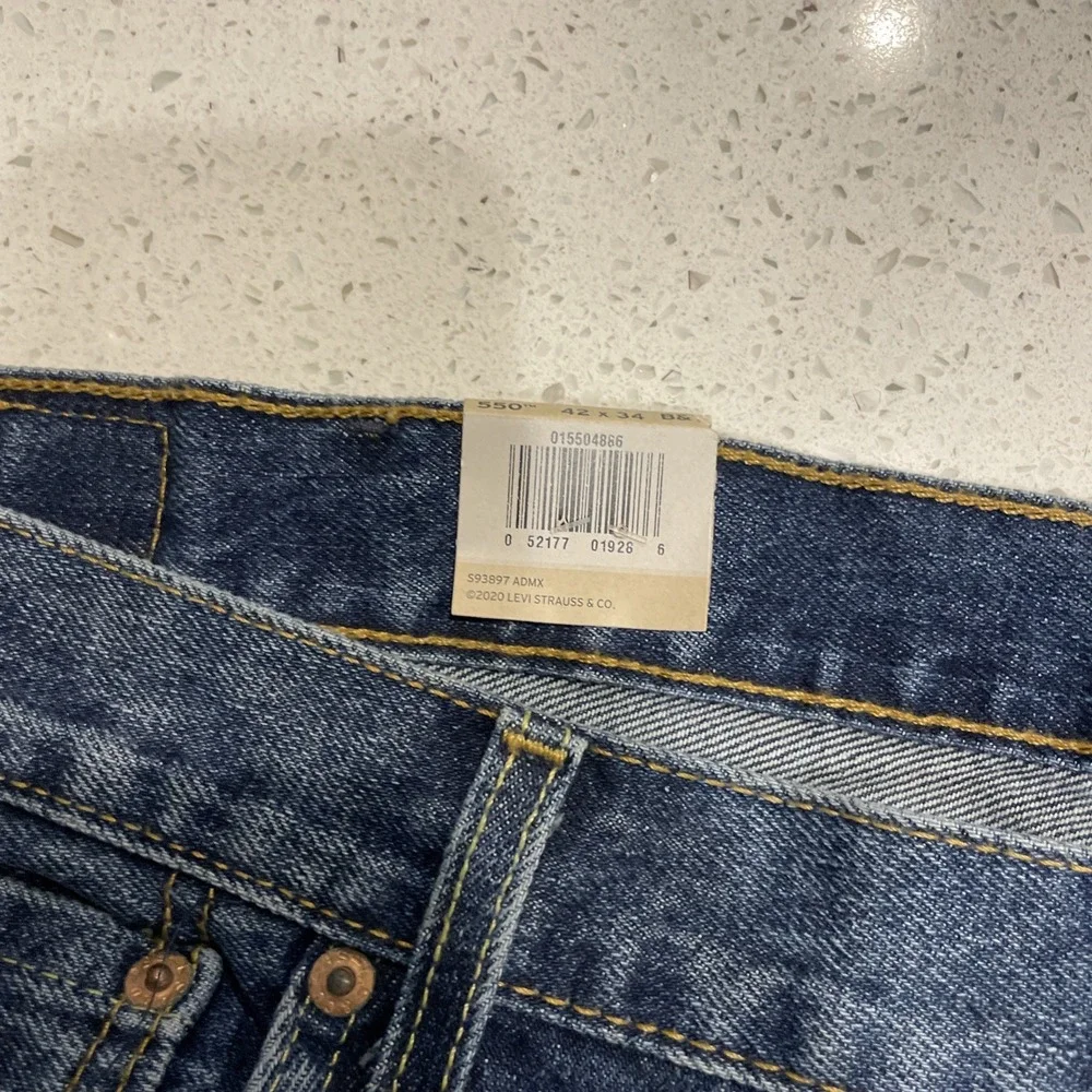 LEVI'S Men's 550 Relaxed Fit 42/34 Tapered Leg Stretch Denim Jeans  NWT